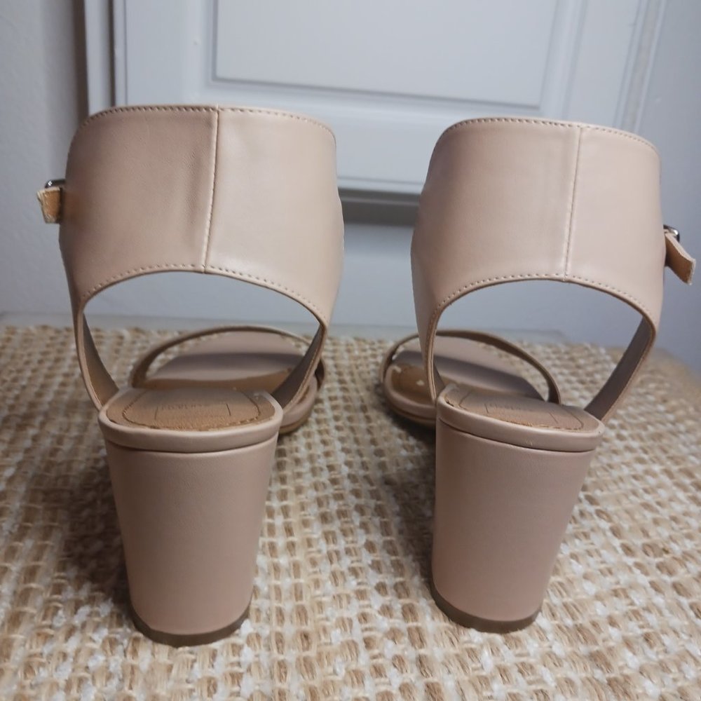 Shoes - Picture 2 of 6